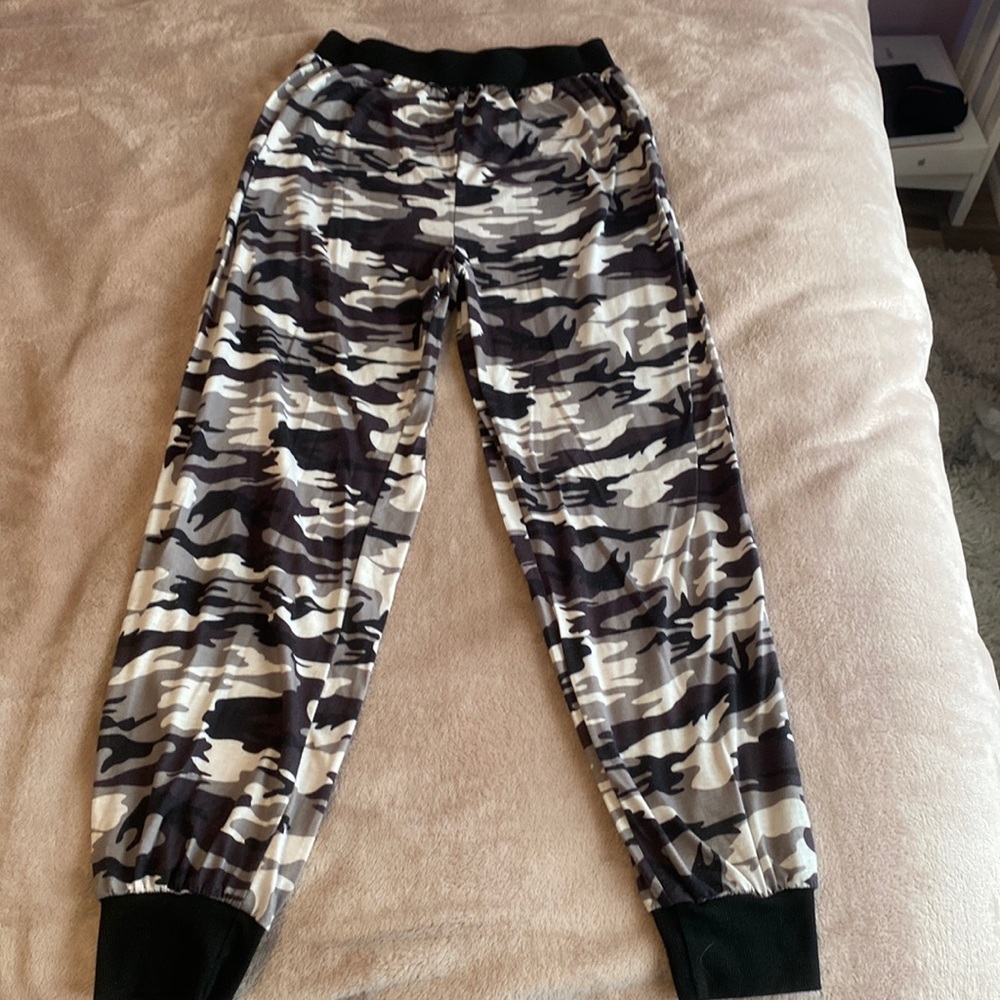 Shein Camo Sweatpants